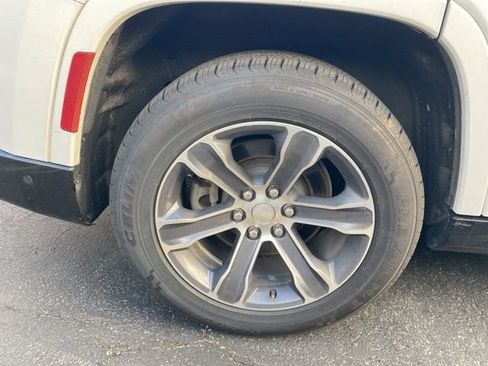 Used 2023 Jeep Grand Wagoneer 4WD image 9