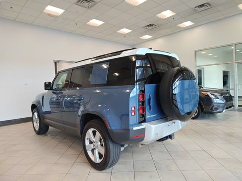Used 2025 Land Rover Defender 110 S AWD/4WD image 5