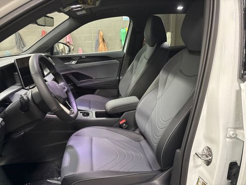 New 2026 Volkswagen Tiguan SE R-Line AWD/4WD image 9