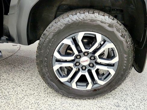 Used 2024 GMC Canyon AT4 w/ AT4 Premium Package AWD/4WD image 10