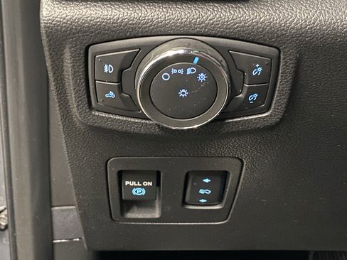 Used 2016 Ford F150 XLT w/ Equipment Group 302A Luxury AWD/4WD image 27