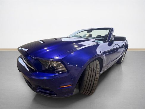 Used 2013 Ford Mustang Convertible image 8
