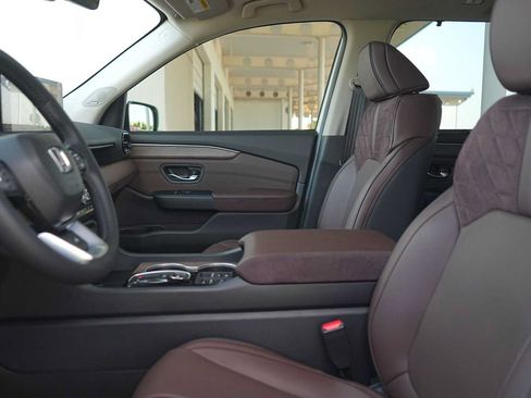 Used 2026 Honda Pilot Elite image 11