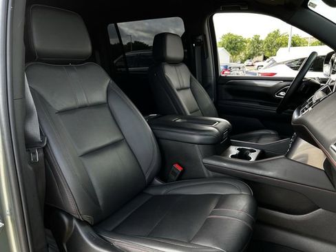 Used 2024 Chevrolet Suburban RST w/ Luxury Package AWD/4WD image 28