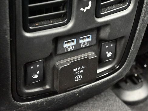 Used 2023 Dodge Durango GT image 39