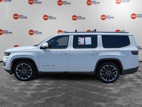 Used 2022 Jeep Wagoneer Series III w/ Premium Group I AWD/4WD image 8