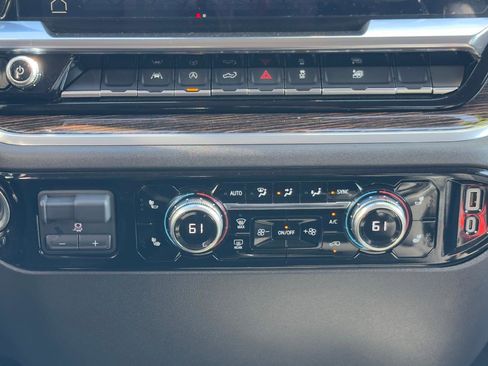 Used 2025 GMC Sierra 1500 Elevation image 14