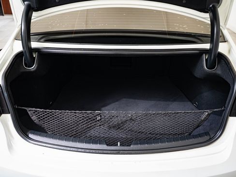 Used 2019 Kia Cadenza Technology image 17