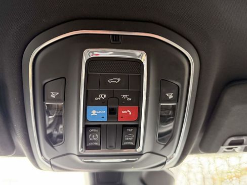 Used 2023 Jeep Grand Cherokee L Laredo AWD/4WD image 38