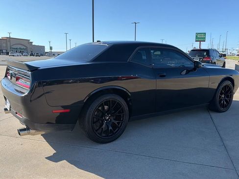 Used 2018 Dodge Challenger R/T w/ Blacktop Package RWD image 21