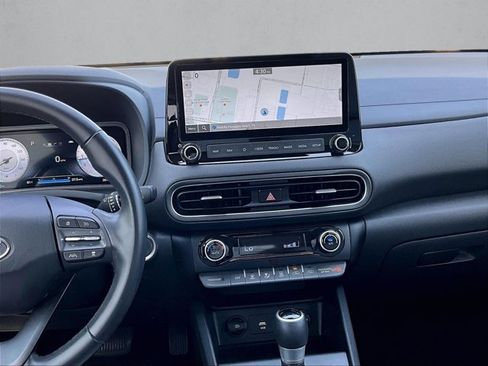 Used 2022 Hyundai Kona Limited FWD image 8