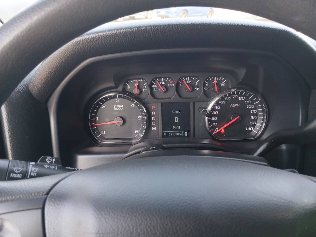 Used 2015 Chevrolet Silverado 1500 W/T RWD image 2