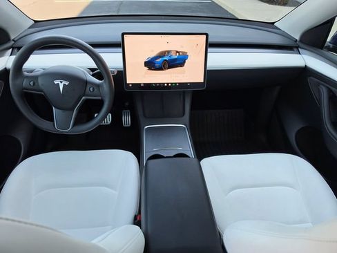 Used 2023 Tesla Model Y Performance AWD/4WD image 2