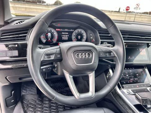 Used 2023 Audi Q7 Premium w/ Convenience Package image 17