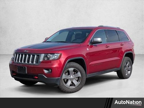 Used 2013 Jeep Grand Cherokee Trailhawk image 1