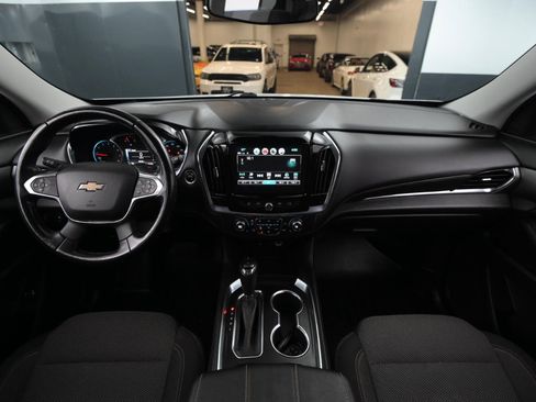 Used 2018 Chevrolet Traverse LT image 18