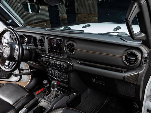 Used 2021 Jeep Wrangler Unlimited Sahara AWD/4WD image 18