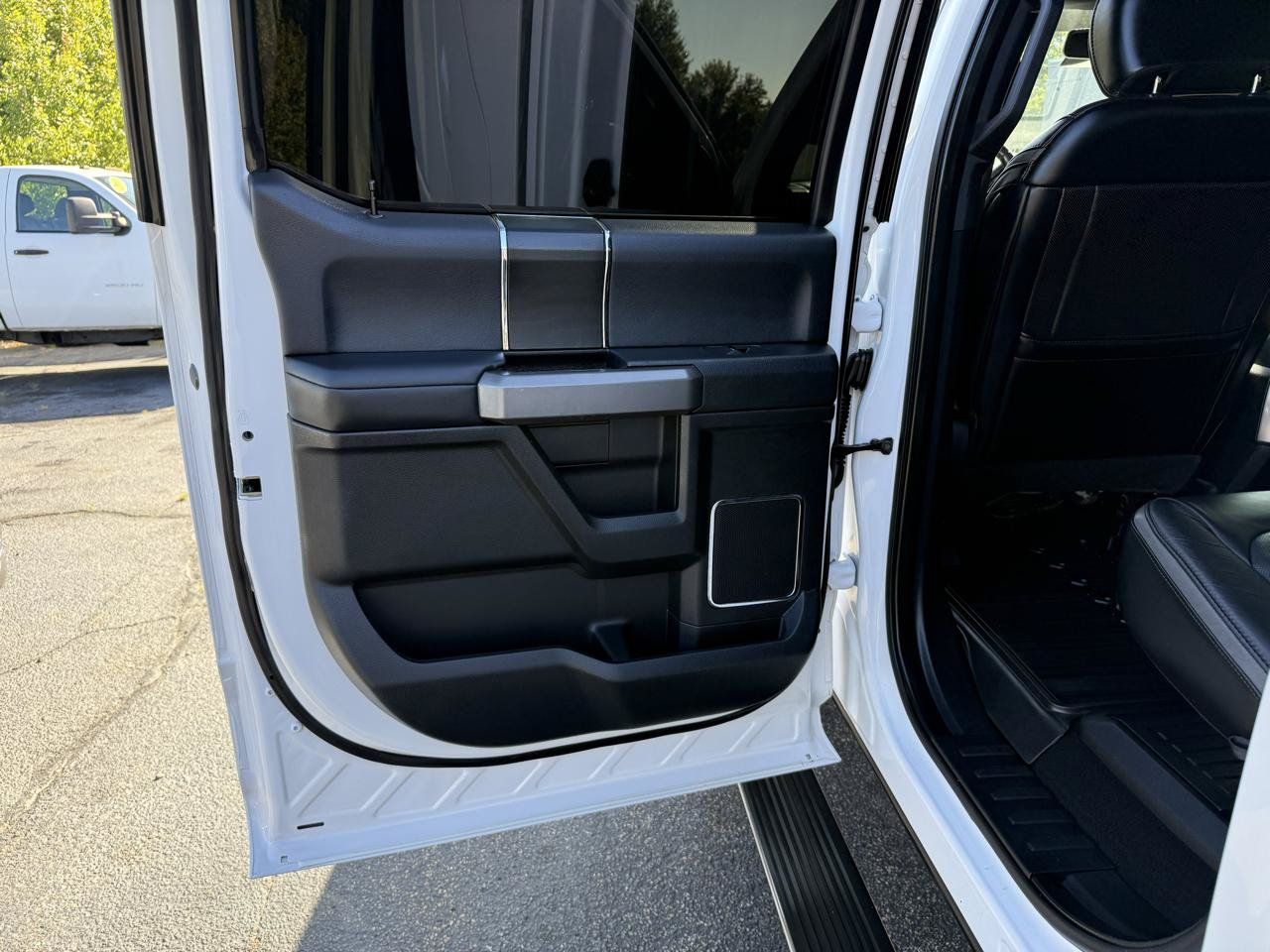 Used 2019 Ford F350 Platinum w/ Platinum Ultimate Package AWD/4WD image 34