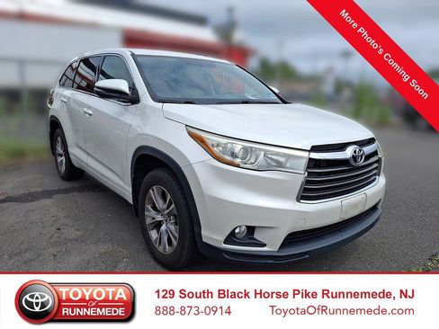 Used 2016 Toyota Highlander Plus AWD/4WD image 1