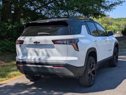 New 2026 Chevrolet Equinox LT FWD image 2