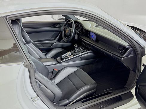 Used 2022 Porsche 911 GT3 image 28