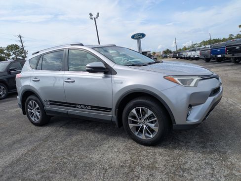 Used 2017 Toyota RAV4 XLE w/ Protection Package AWD/4WD image 2