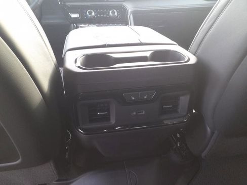 Used 2024 GMC Sierra 1500 AT4X image 9