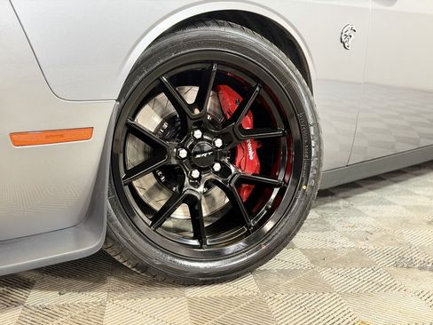 Used 2015 Dodge Challenger SRT Hellcat image 2