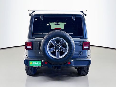 Used 2018 Jeep Wrangler Unlimited Sahara image 8