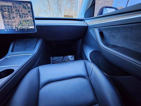 Used 2023 Tesla Model Y Long Range image 47