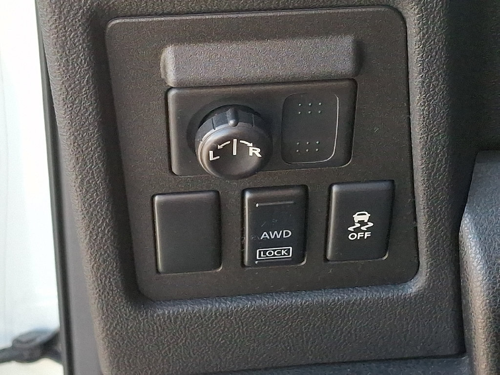 Used 2015 Nissan Rogue S w/ Convenience Package AWD/4WD image 24