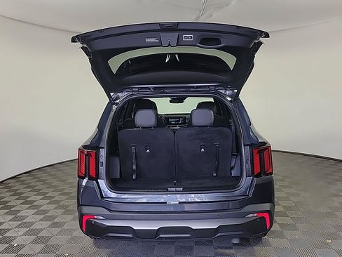 Certified 2024 Kia Sorento SX Prestige AWD/4WD image 6