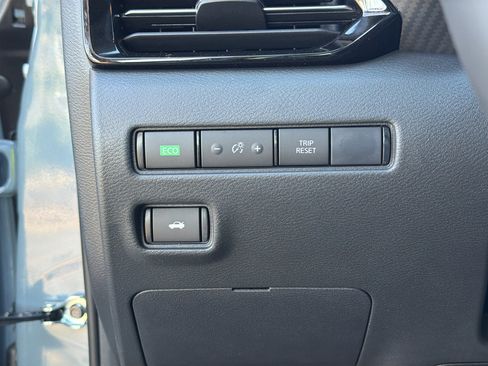 New 2025 Nissan Sentra SR image 22