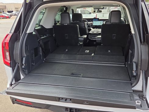 Used 2025 Ford Expedition Active image 8