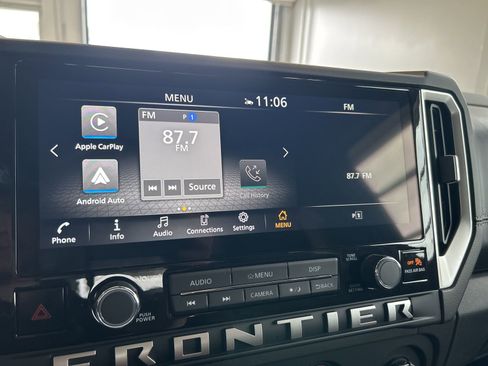 Used 2025 Nissan Frontier SV image 25