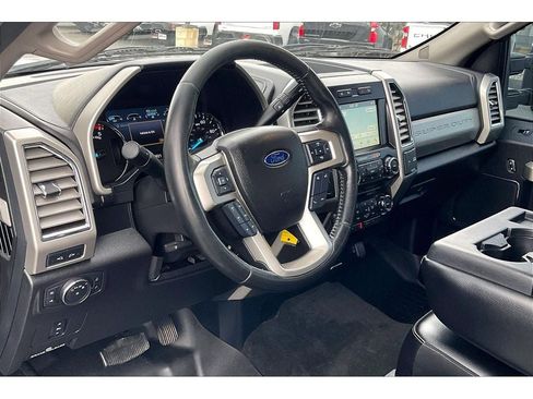 Used 2017 Ford F350 Lariat w/ Chrome Package image 15