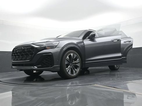 Used 2025 Audi Q8 Premium Plus AWD/4WD image 30