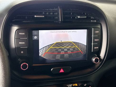 Used 2022 Kia Soul LX w/ Technology Package FWD image 16