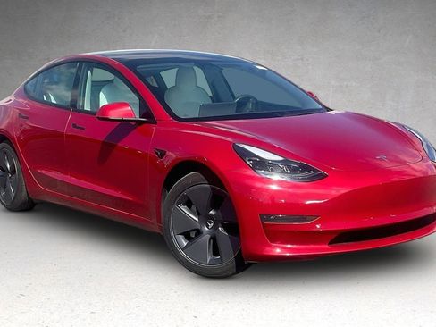 Used 2023 Tesla Model 3 Standard Range RWD image 2