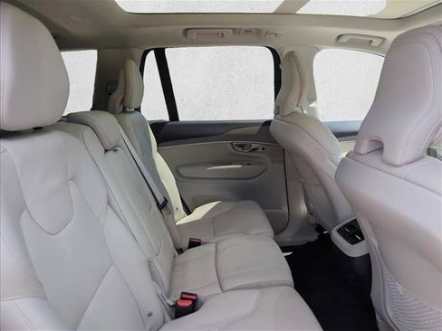 Used 2024 Volvo XC90 B5 Plus AWD/4WD image 20