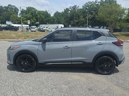 Used 2023 Nissan Kicks SR w/ SR Premium Package FWD image 3