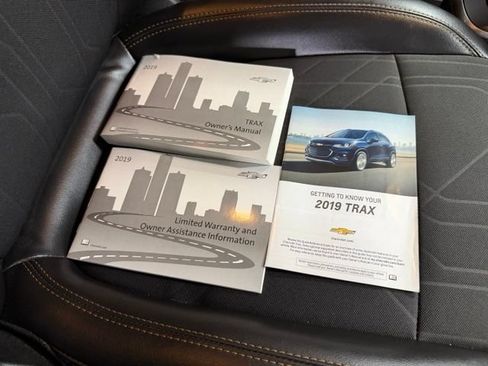 Used 2019 Chevrolet Trax LT w/ LT Convenience Package AWD/4WD image 21