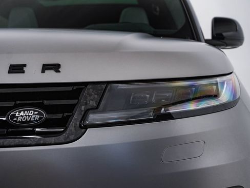 Used 2026 Land Rover Range Rover Sport SV AWD/4WD image 7