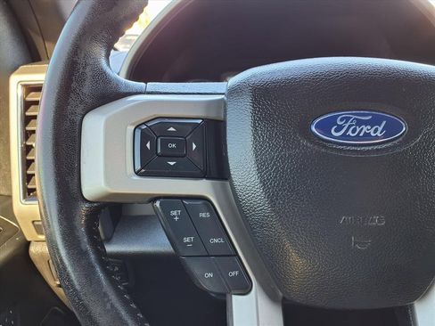 Used 2018 Ford F150 Lariat image 35