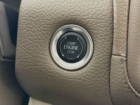 Used 2024 GMC Yukon XL Denali AWD/4WD image 22