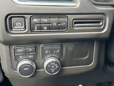 Used 2022 GMC Yukon SLT w/ SLT Luxury Package image 21