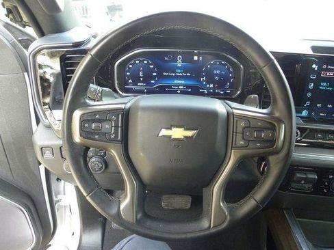 Used 2022 Chevrolet Silverado 1500 High Country w/ Technology Package AWD/4WD image 13