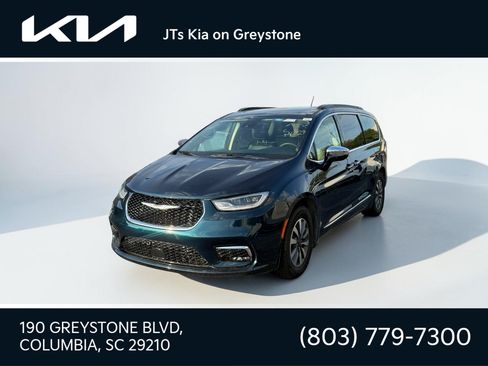 Used 2023 Chrysler Pacifica Limited FWD image 1