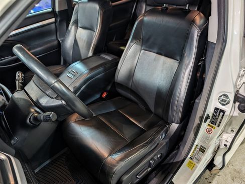 Used 2015 Toyota Highlander XLE image 19