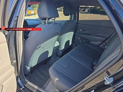 Used 2023 Hyundai Elantra SEL w/ Convenience Package FWD image 21